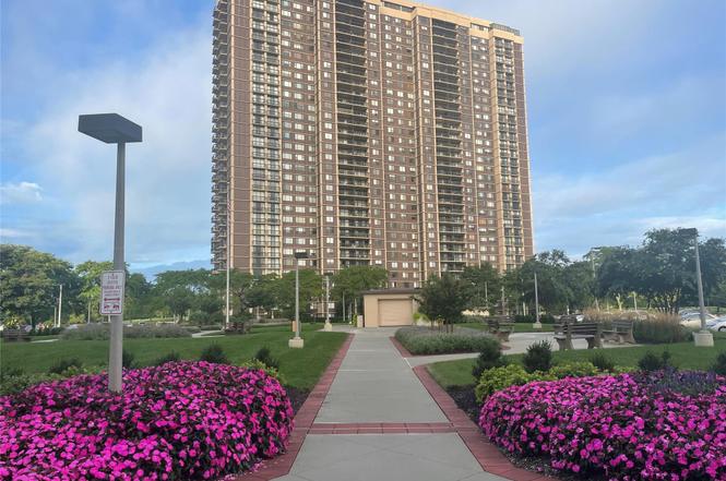27110 Grand Central Pkwy Unit 10F