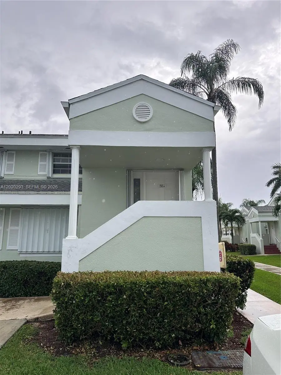 2526 SE 20th Pl Unit 207-B