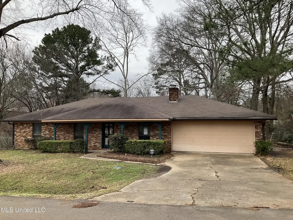 332 Brad St