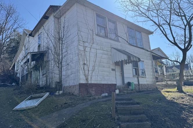 1865 Owens Ave