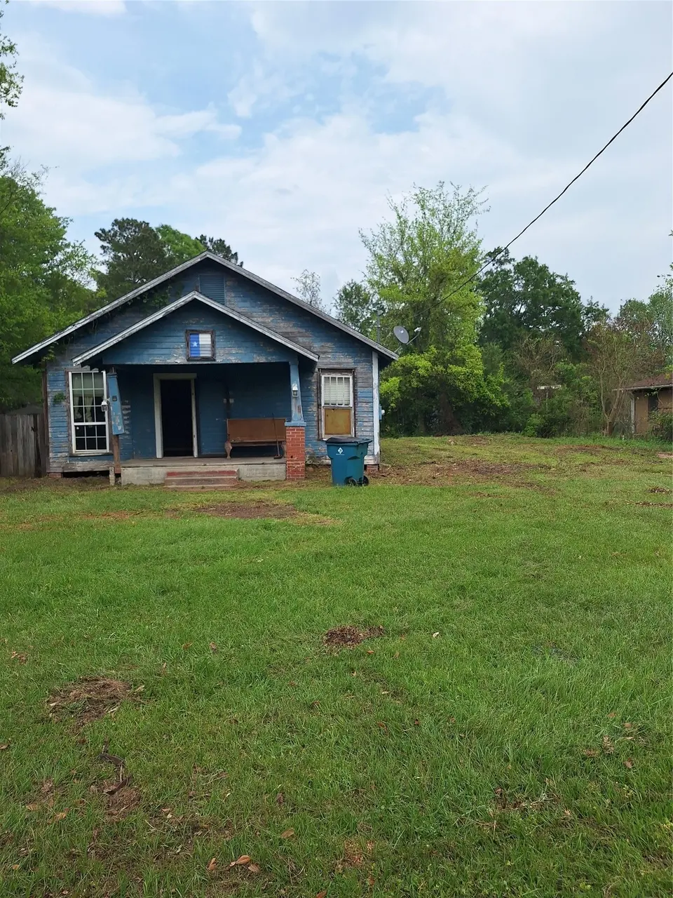 518 N Live Oak St