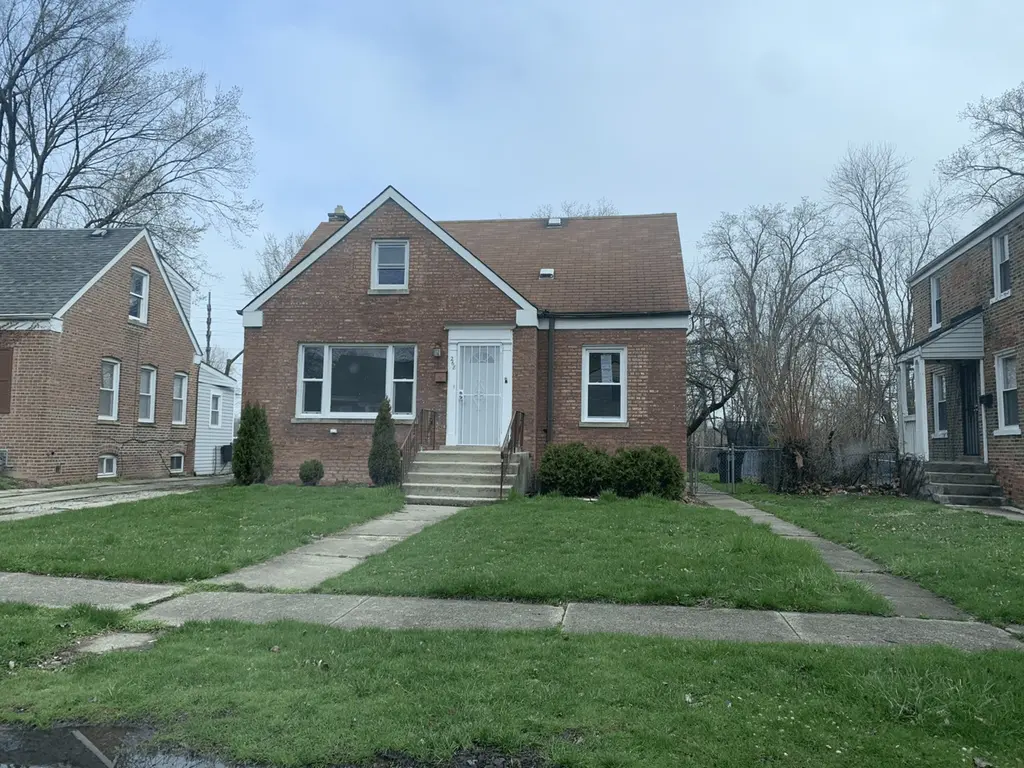 268 E 140th Pl