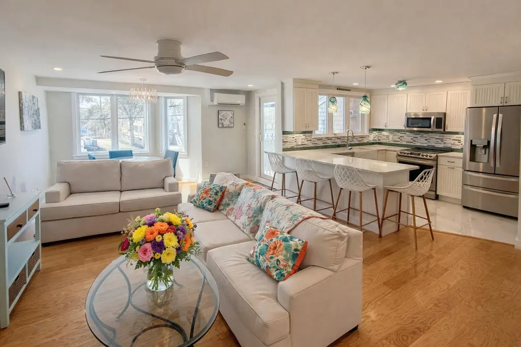 143 Beach Ave #205