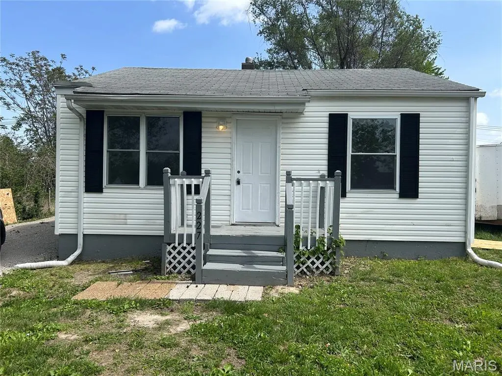 227 Nadine St