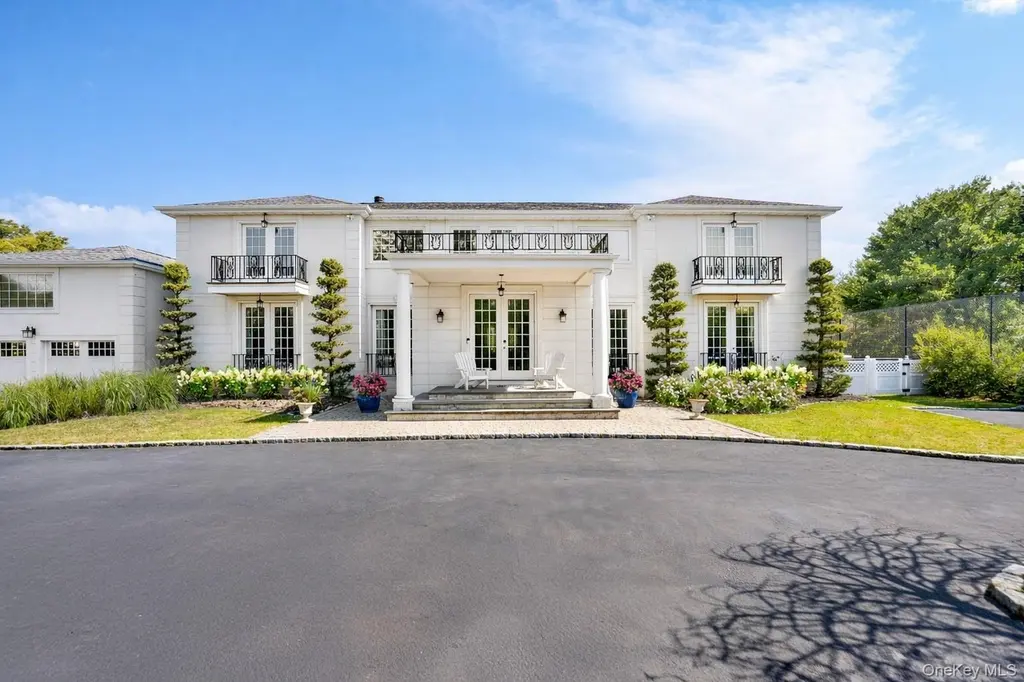 3 Polo Grounds Ln