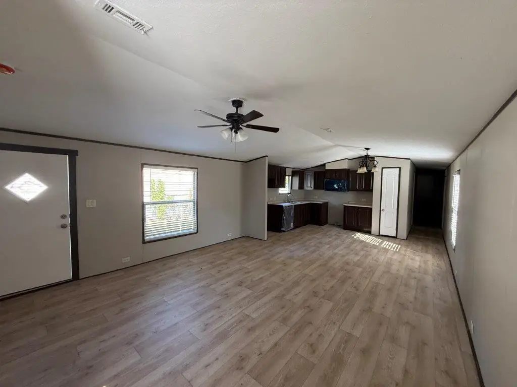 5421 Lake View Dr