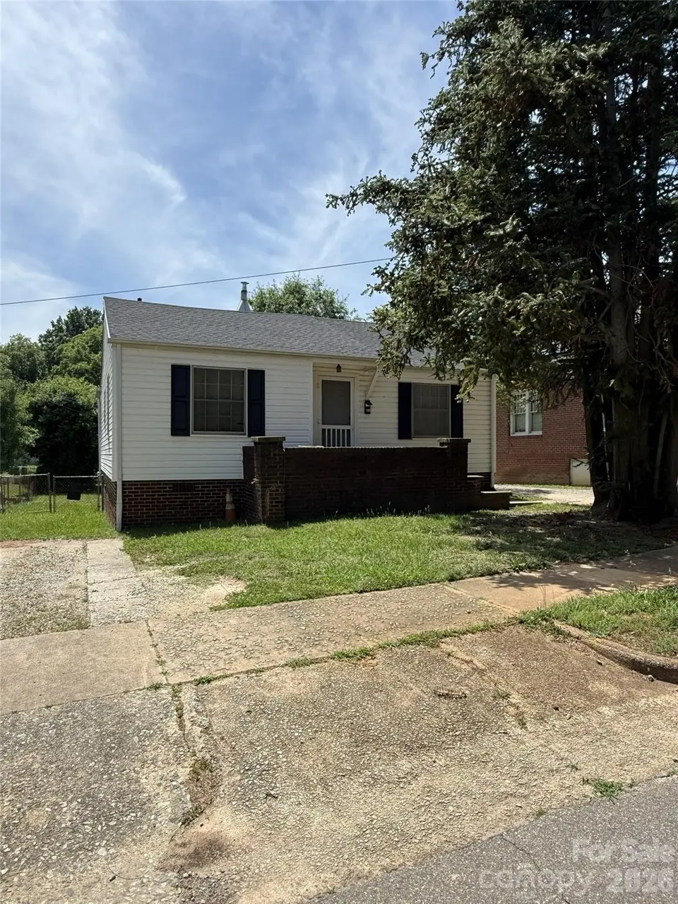 312 S Race St