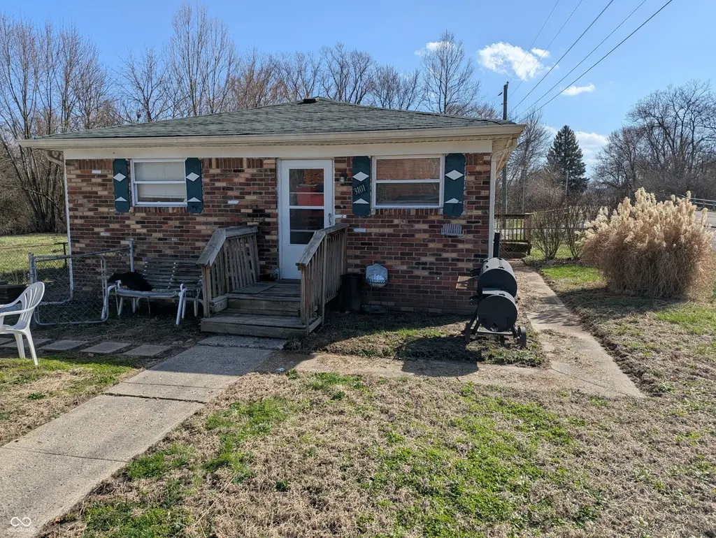 3101 E Bradbury Ave