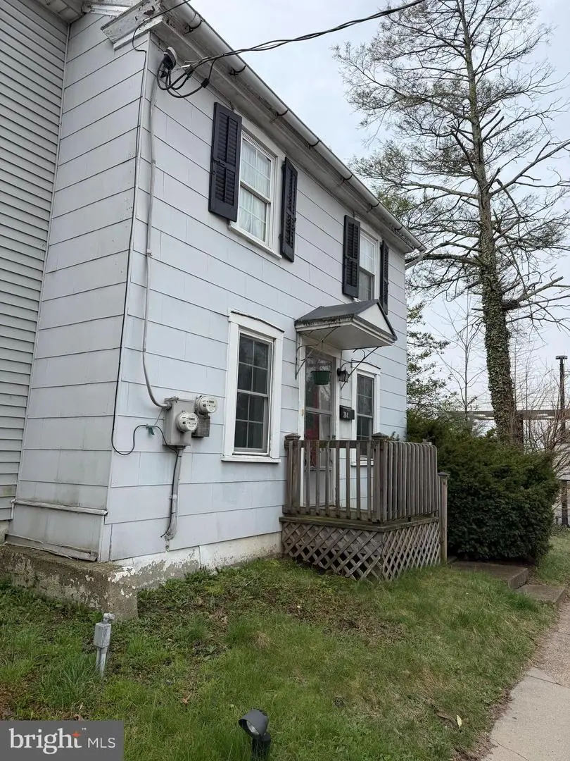 284 W State St