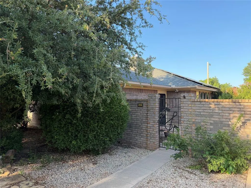 909 Ruswood Cir
