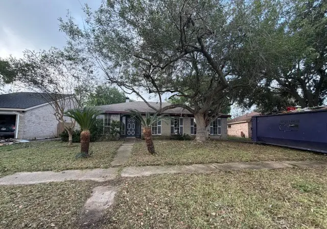 829 Willow Creek Dr