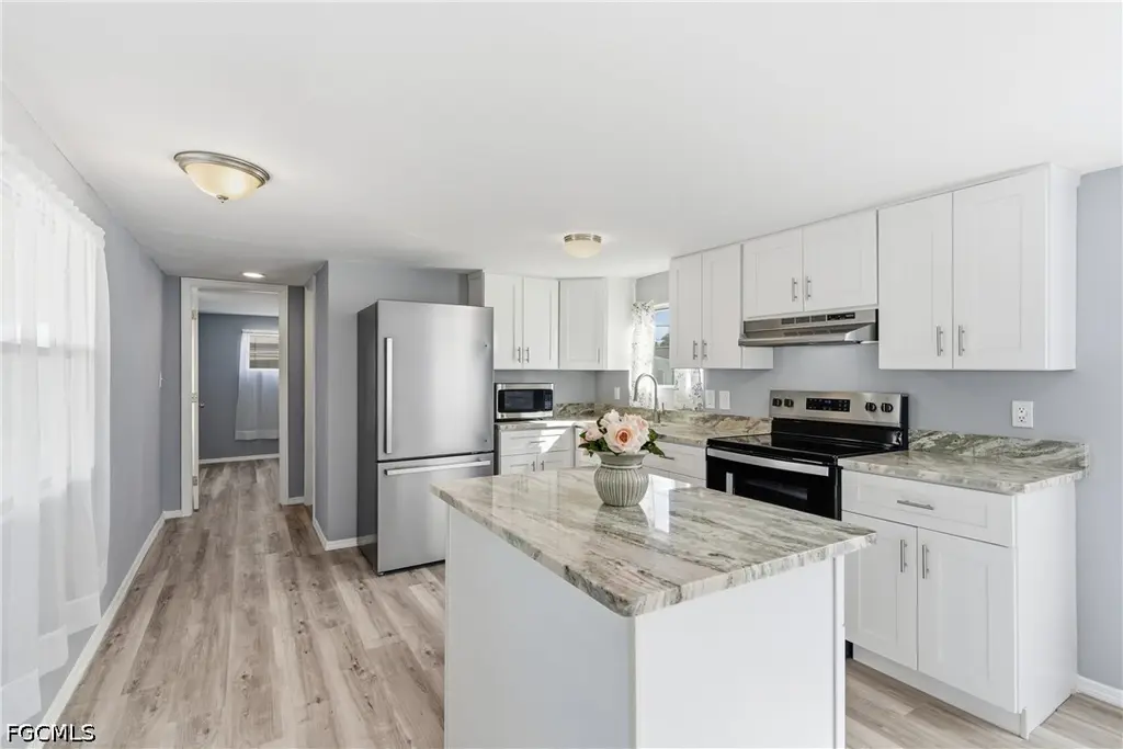 5558 Palm Beach Blvd #82