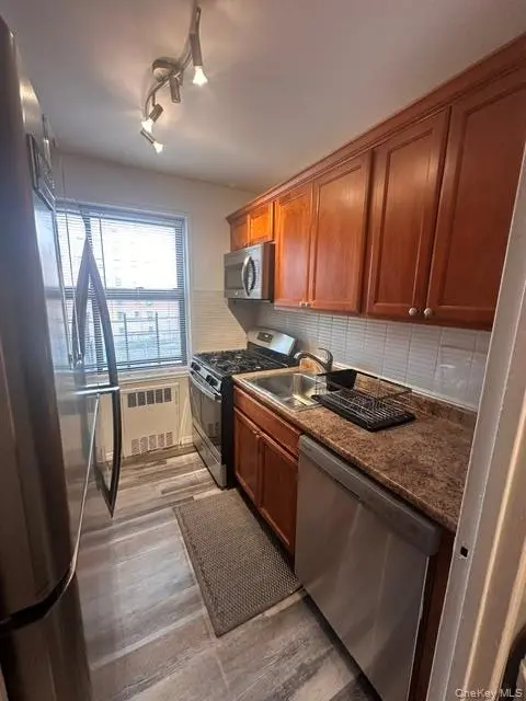 2 Fisher Dr #203