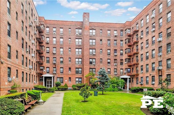 2425 Haring St Unit 4G