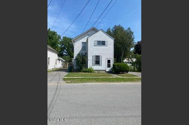 20 La Claire St