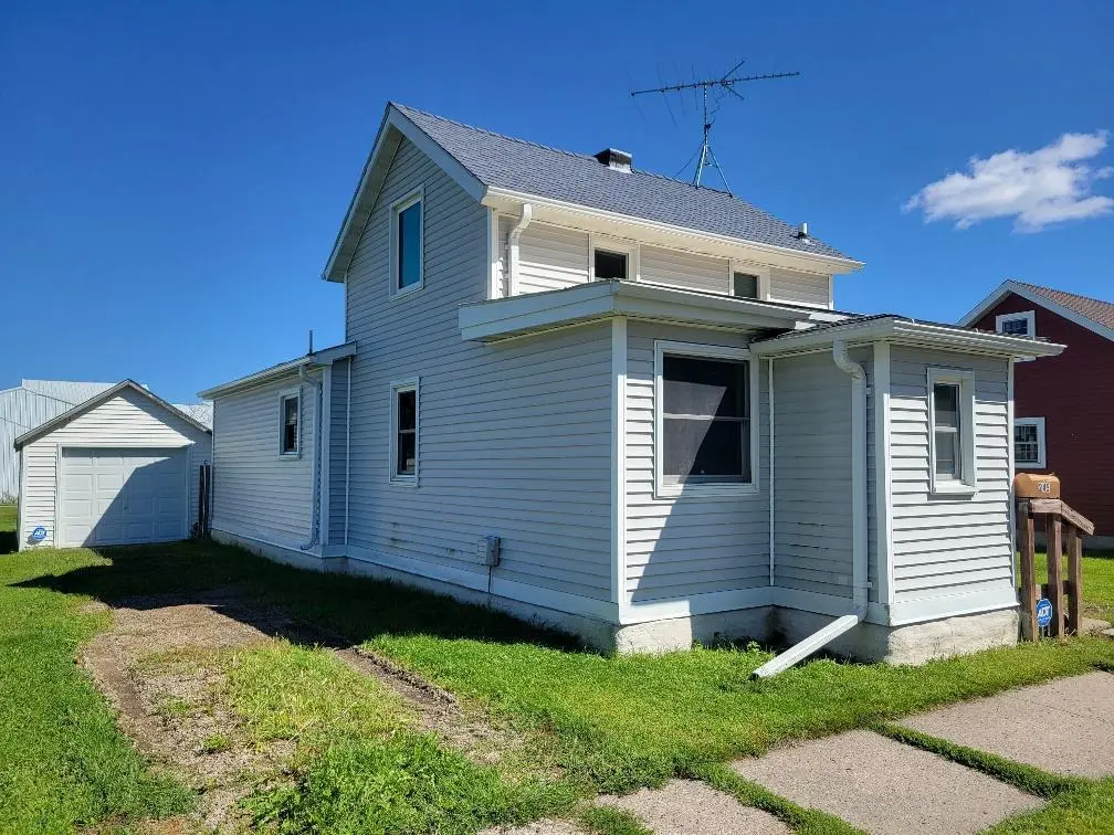 245 3rd Ave SE