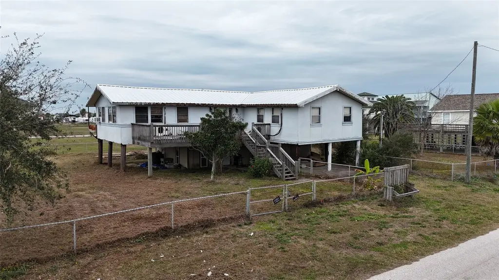 963 Gulfview Dr