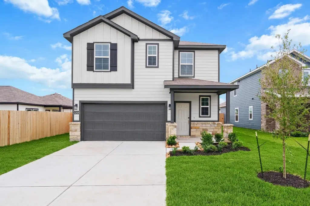32818 Laureate Dr