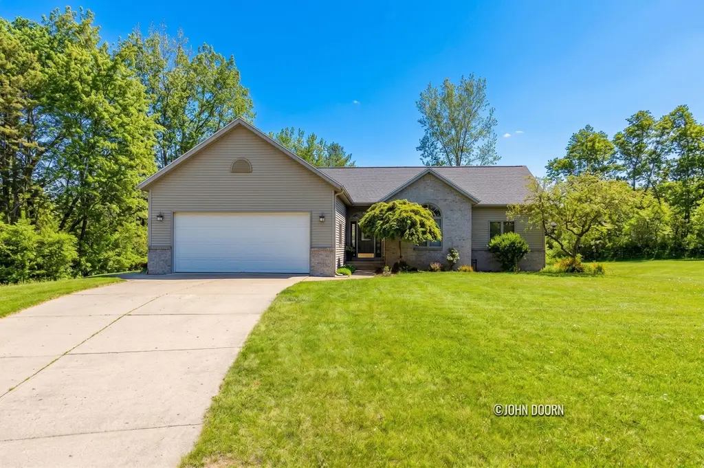 57 Rollingbrook Dr NE