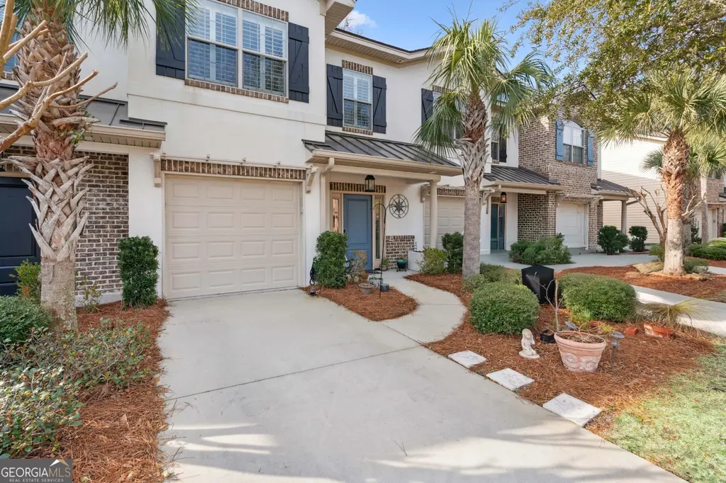 803 Reserve Ln
