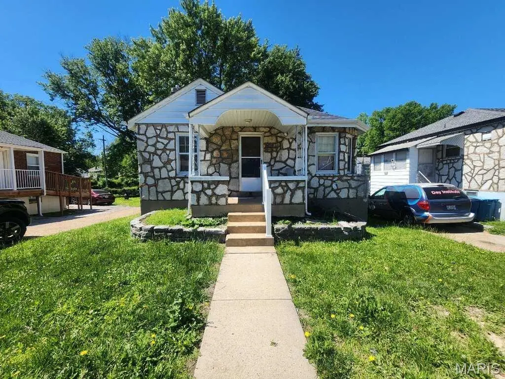 7100 W Florissant Ave