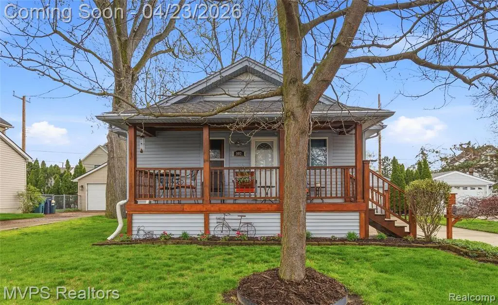 907 Batavia Ave