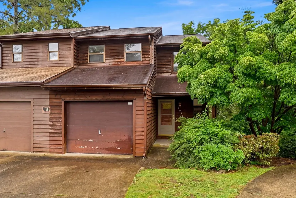 104 Stonewood Dr