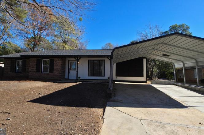 213 Stratford Dr