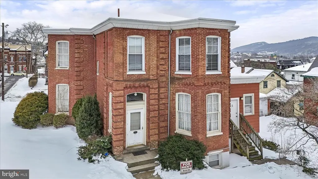 229 E Union St