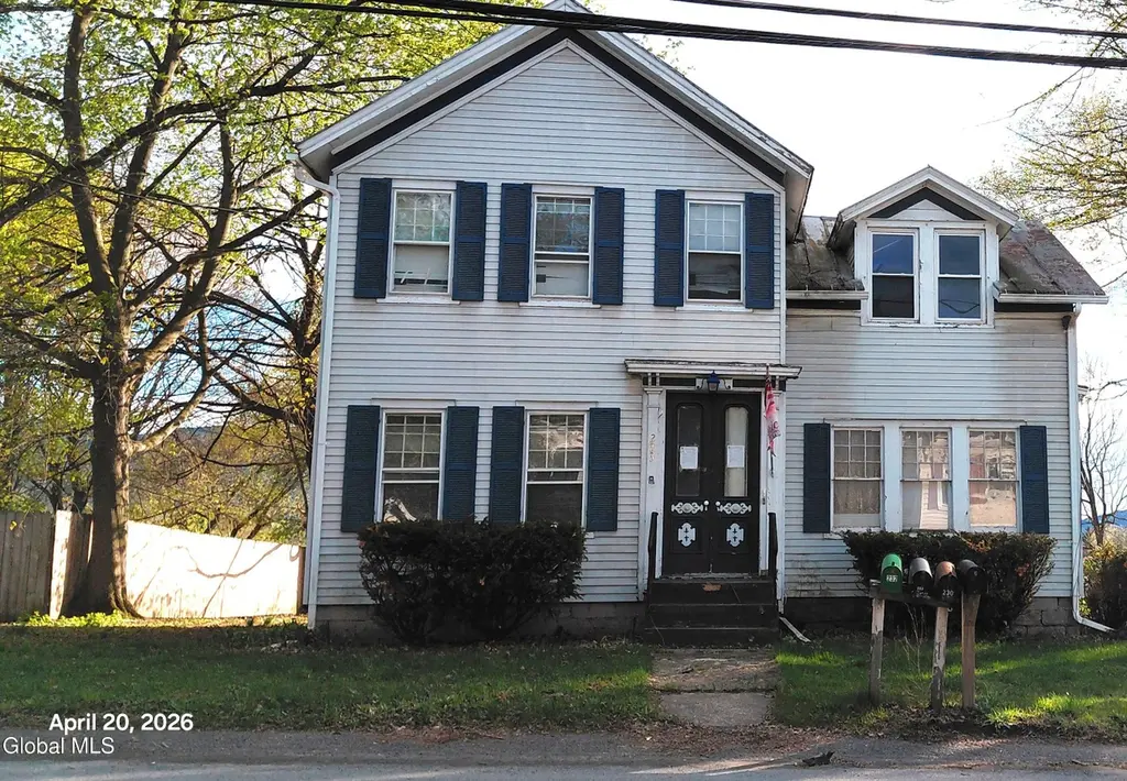 233 Main St