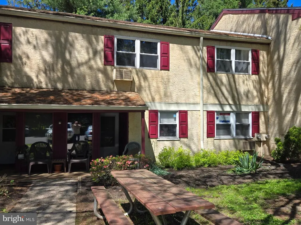 178 Elephant Rd Unit B13