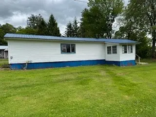 105 Loomis Ln