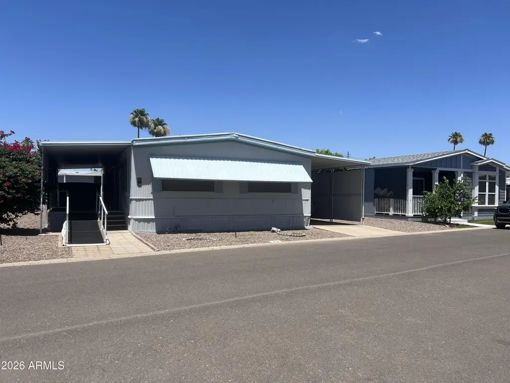 2727 E University Dr #39