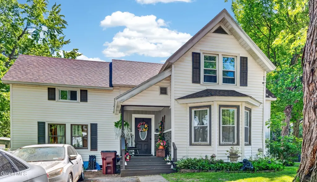 33 Clyde St