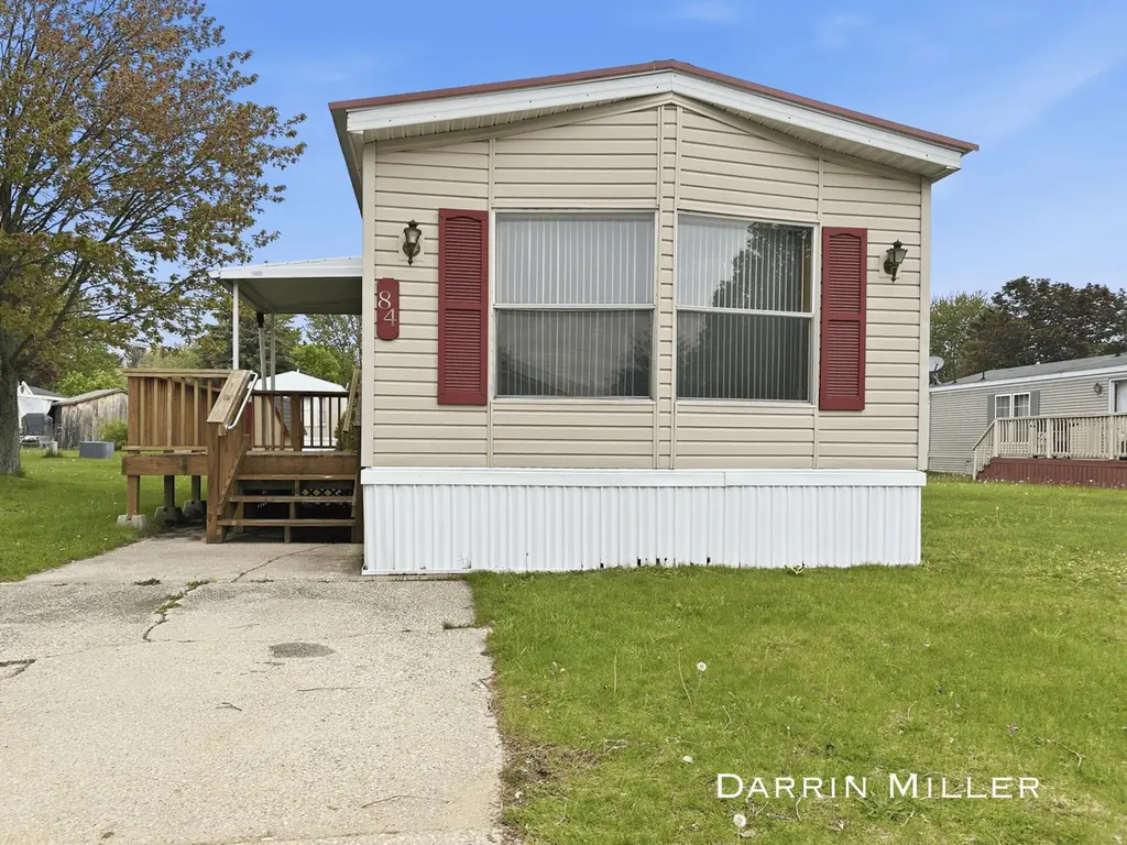 84 Maple Ct