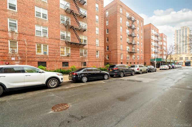 2080 Barnes Ave Unit 4A