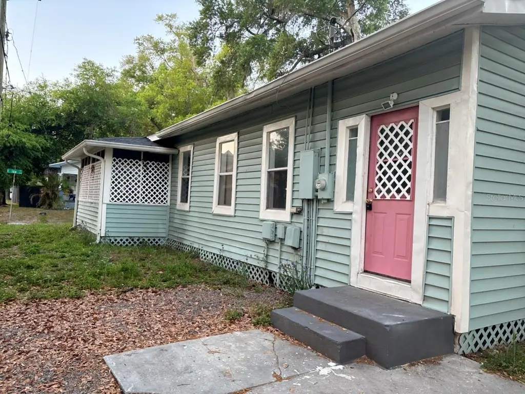 922 E Ida St