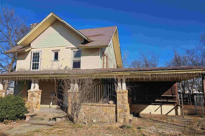310 E Oklahoma Ave