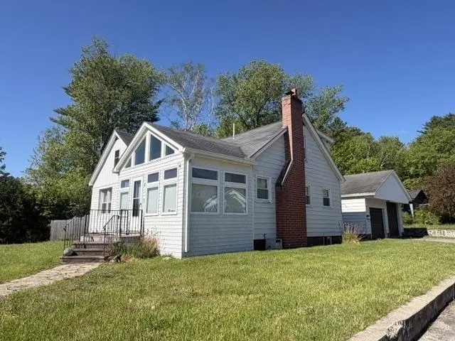 15 Hermanson St