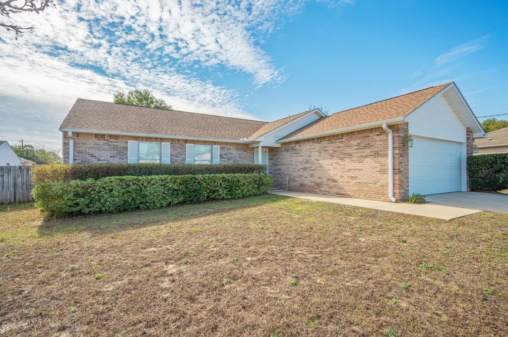 3304 Skywagon Dr