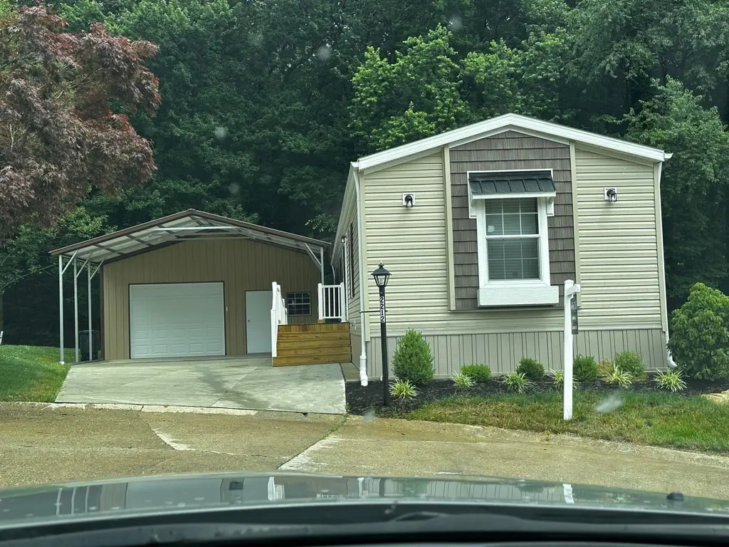 2212 Kingsbury Dr #63