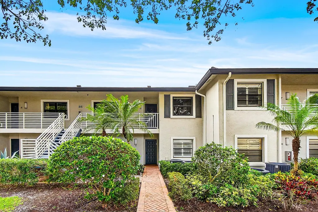 35 Southport Ln Unit D
