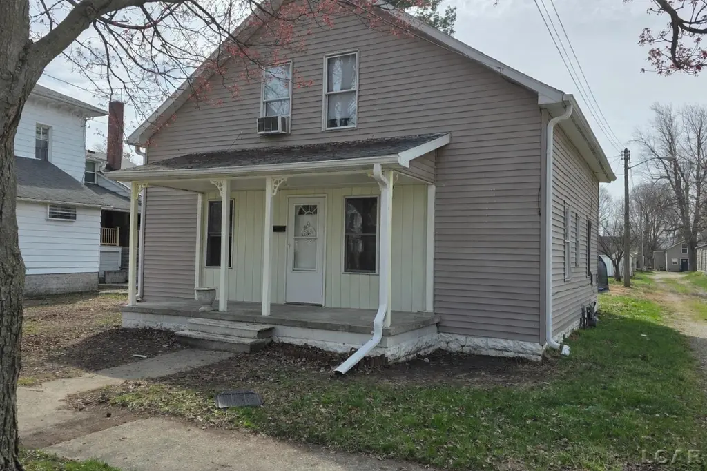 213 W Congress St