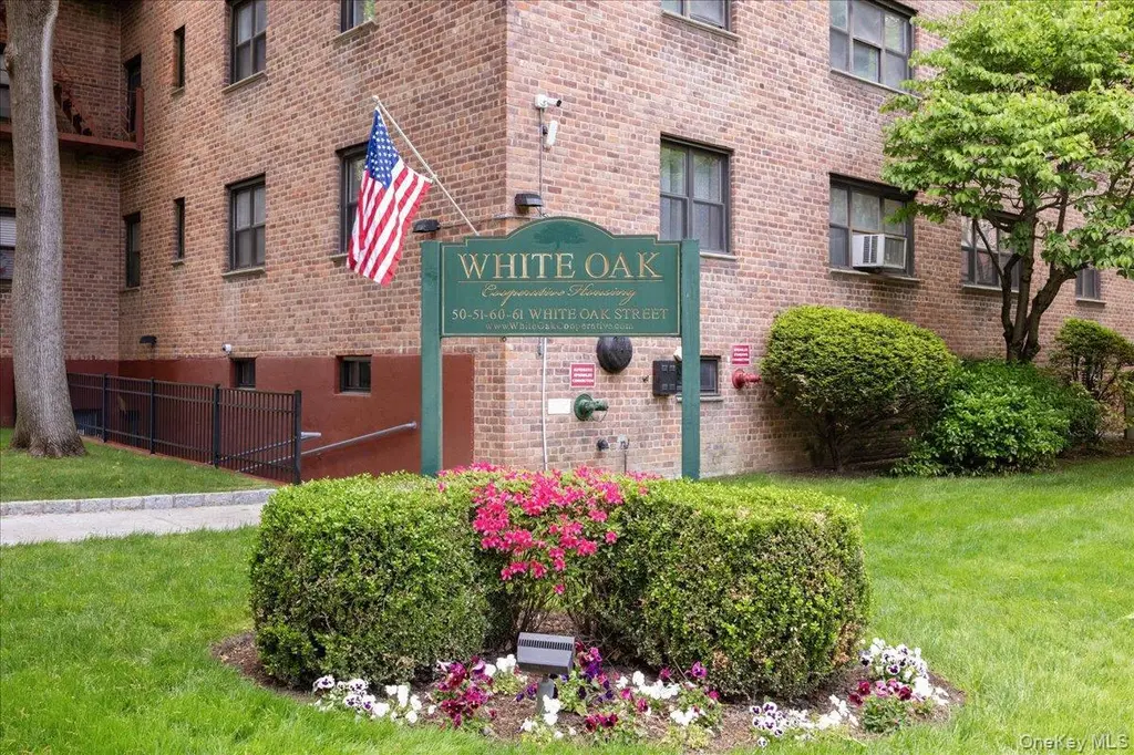 51 White Oak St Unit 4D