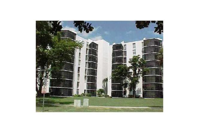 3475 N Country Club Dr #514