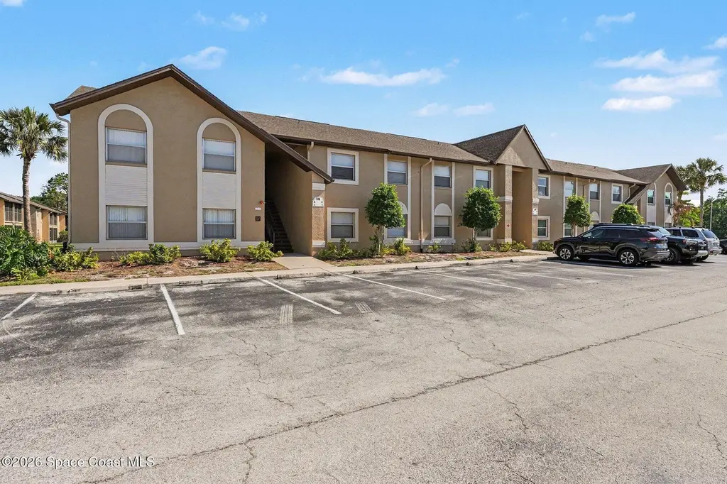 240 Spring Dr #2