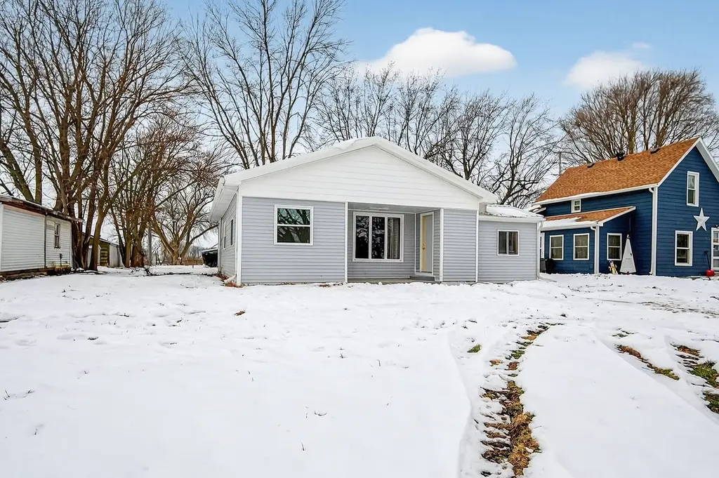 716 N Main St
