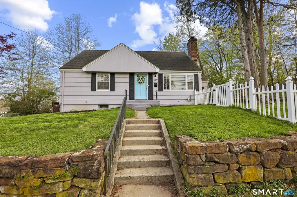519 Fern St