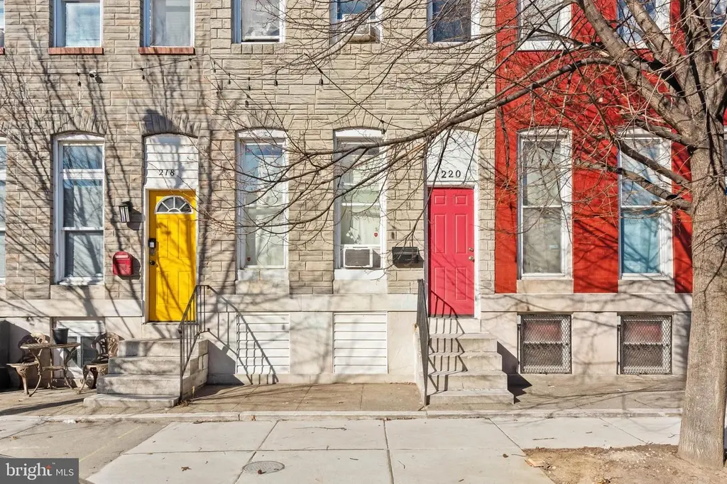 220 N Luzerne Ave