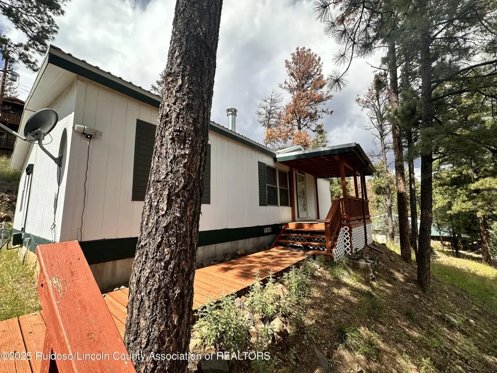141 Larch Dr